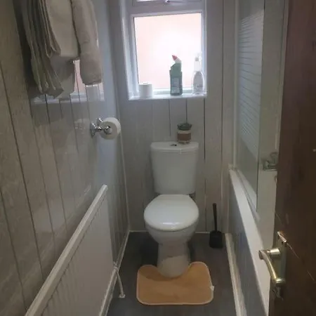 An Exclusive In A Hotel, Free Parking, Resturant, Bar And Apartment