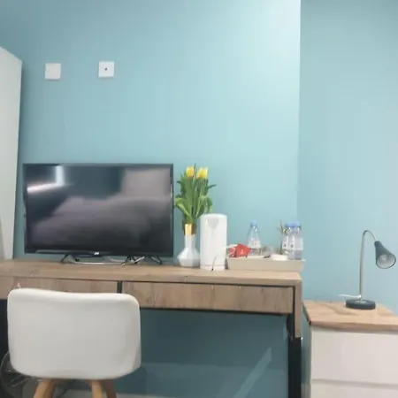 An Exclusive In A Hotel, Free Parking, Resturant, Bar And