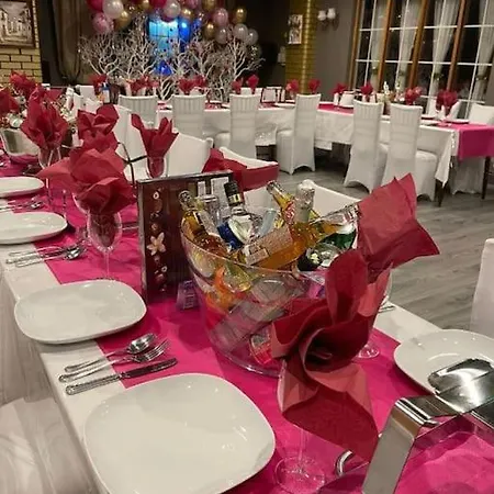 An Exclusive In A Hotel, Free Parking, Resturant, Bar And Apartment